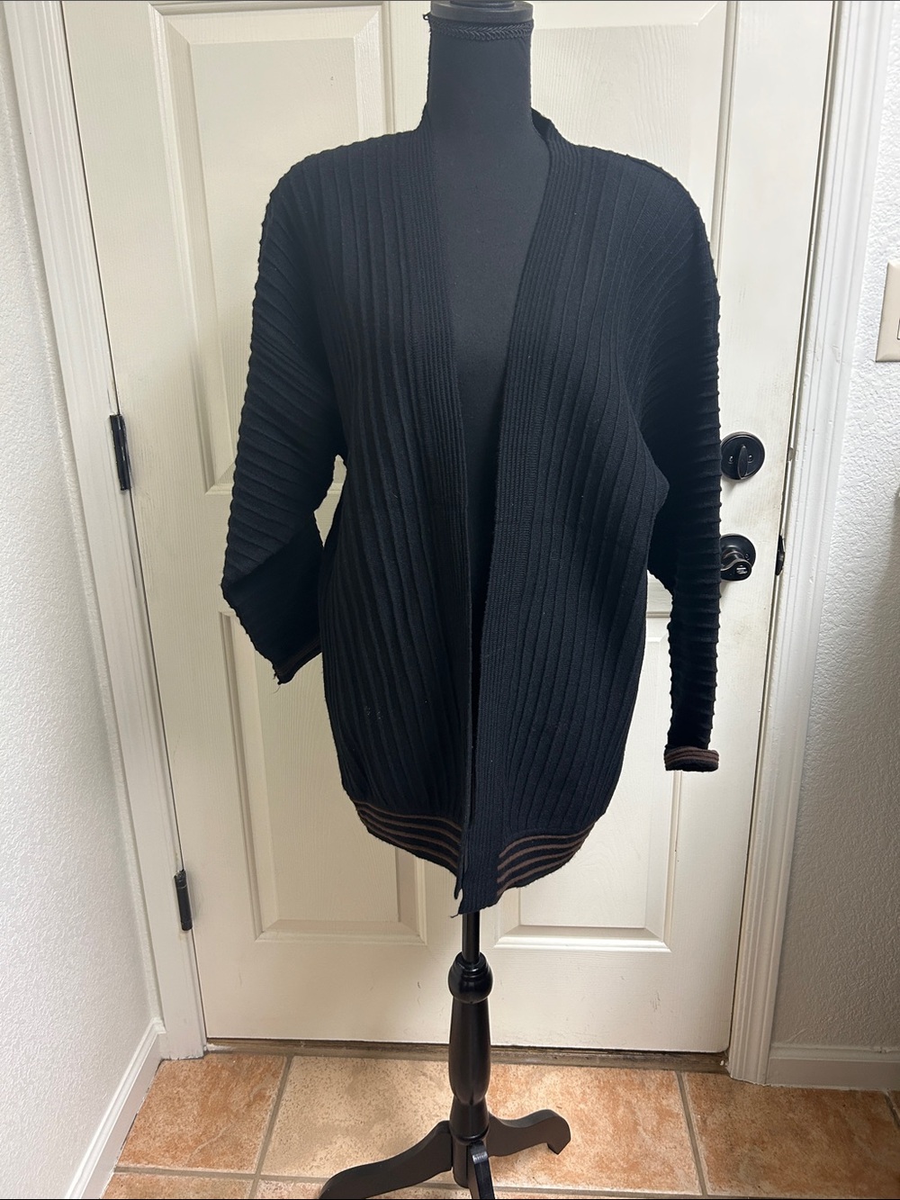 Renee Tener for Jeanne Pierre ribbed cardigan black sweater, size Medium